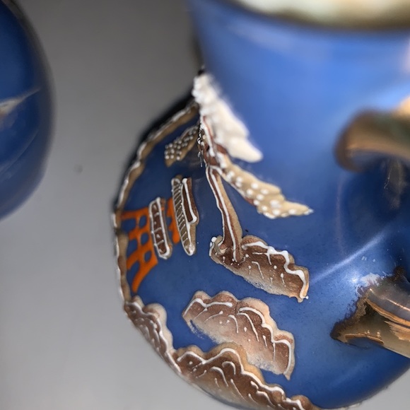 1920s Japan Hand-painted Gaudy Blue Willow Moriage & Gold Porcelain Vases/tray - Picture 12 of 12